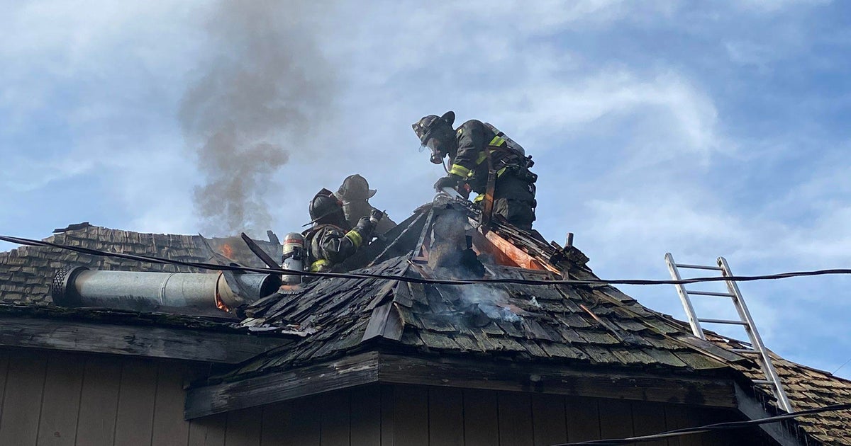 Fire breaks out in attic of home in Roseville
