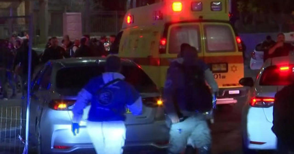 Jerusalem synagogue attack leaves at least 7 dead