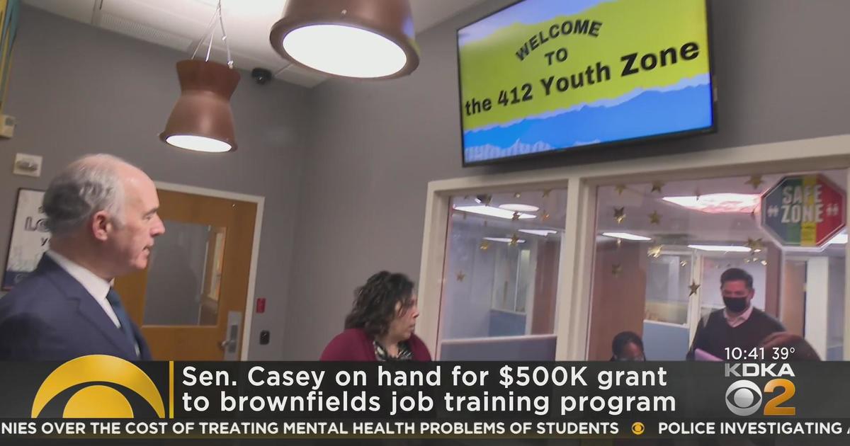 Sen. Bob Casey announces new job training grant to support Auberle 412 Youth Zone