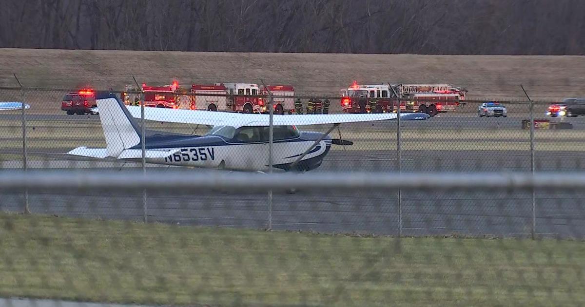 FAA: Single-engine plane crashes during take-off at Hartford airport ...