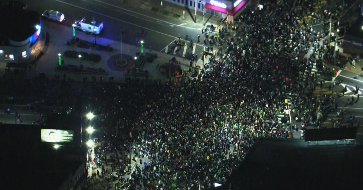 Fans celebrate as the Philadelphia Eagles are Super Bowl bound