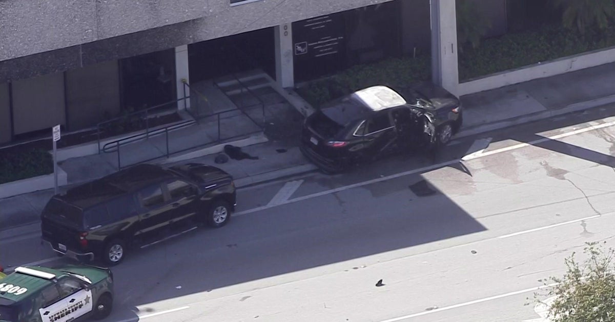 Broward sheriff’s deputies fatally shoot bank robbery suspect in Pompano Seaside just after chase and crash,  authorities say