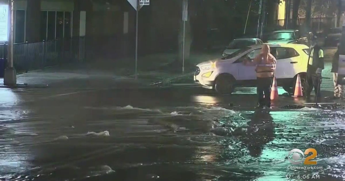 Water main break reported in Newark - CBS New York