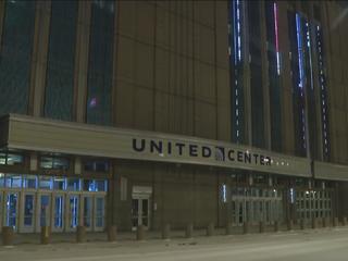 Cubs concession workers protest after 2 years without new contract - CBS  Chicago