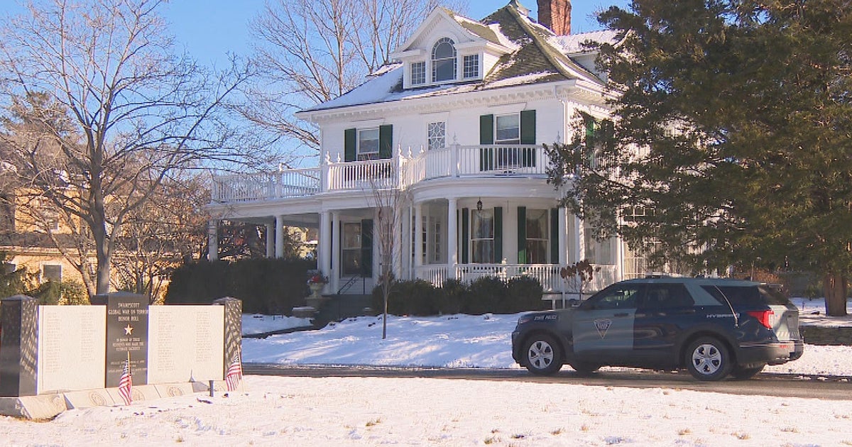 ITeam State Police end security post outside former Gov. Charlie