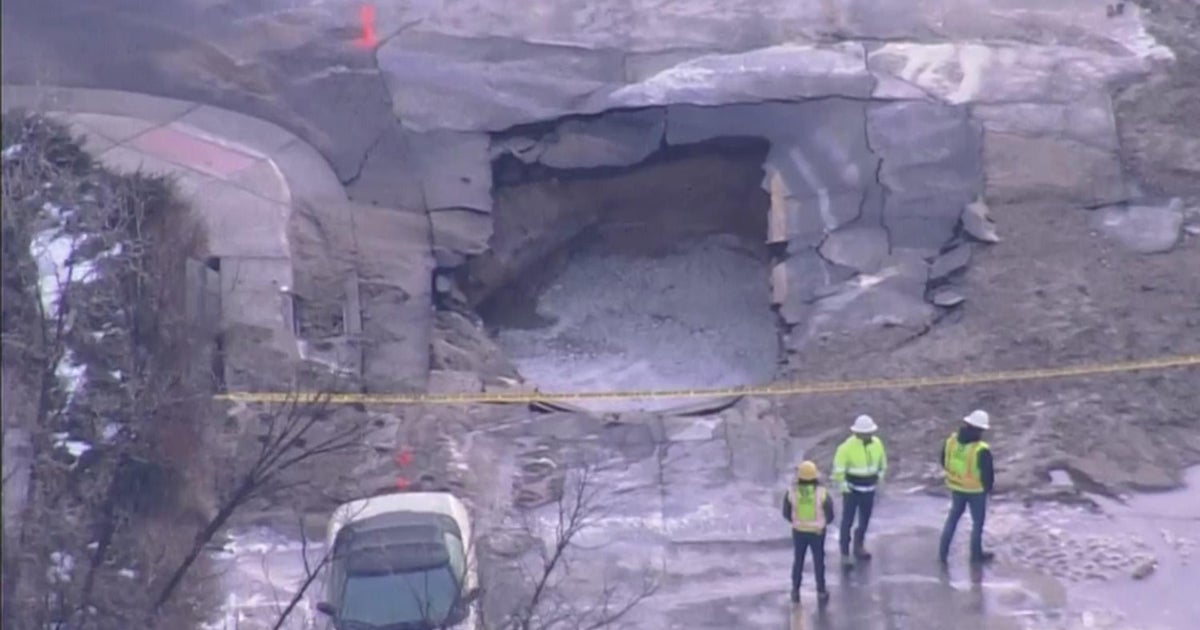 Denver water main break opens big hole in the street near Rose Medical Center - Vimarsana News