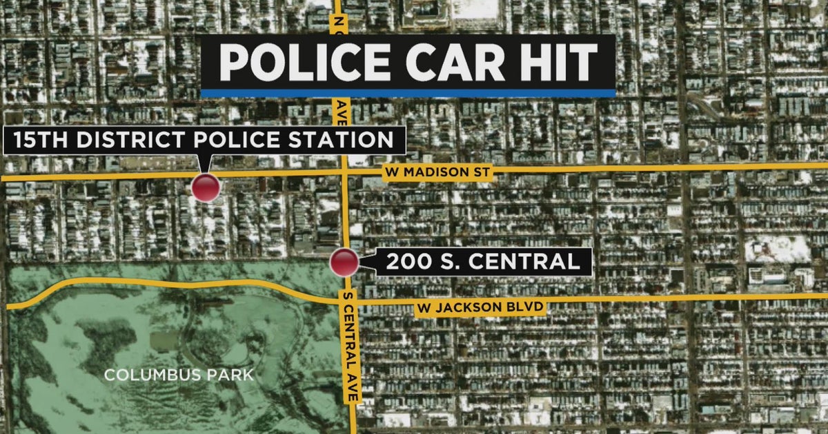 Stolen Land Rover slams into CPD squad car in Austin - CBS Chicago