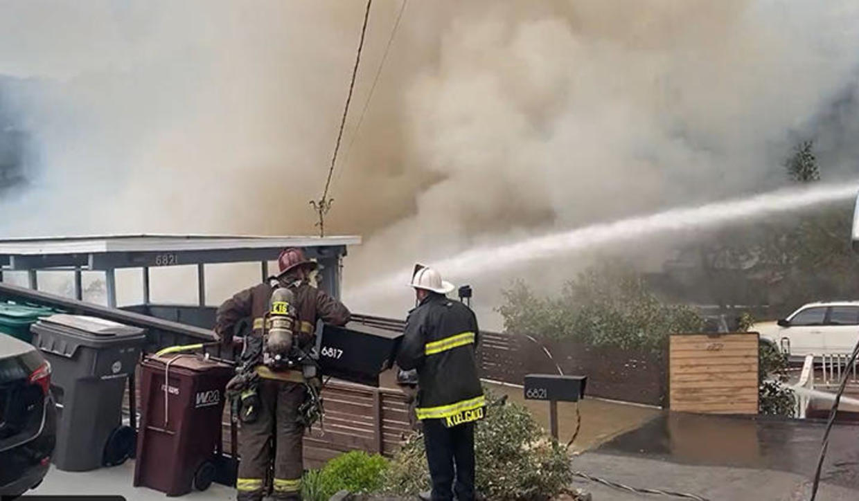 Crews Contain 3-alarm Fire That Threatened Homes In Oakland Hills - CBS ...