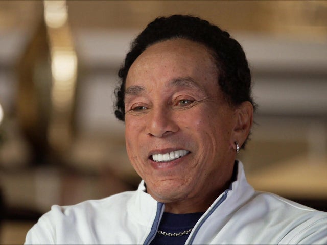 smokey-robinson-interview-b.jpg 