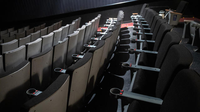 An AMC Theater As Insiders Sell Another $4 Million In Shares Amid Reddit Rally 