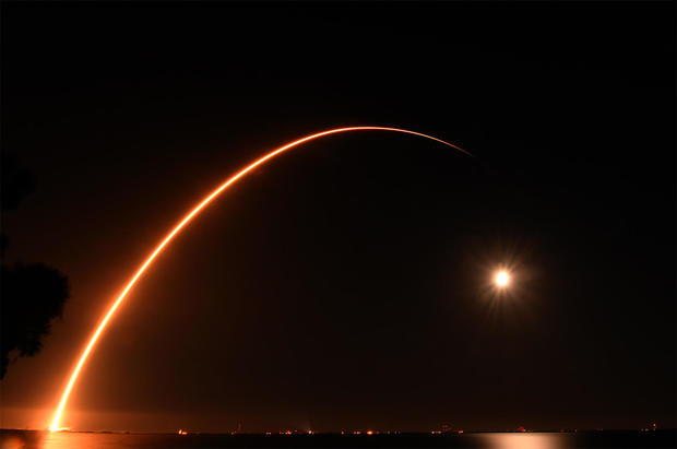 SpaceX launches high-power Spanish communications satellite