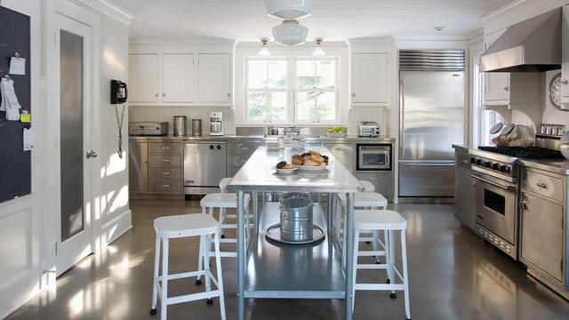 Where To Put A Kitchen Sink And Appliances: 10 Super Helpful Tips - Abbotts  At Home