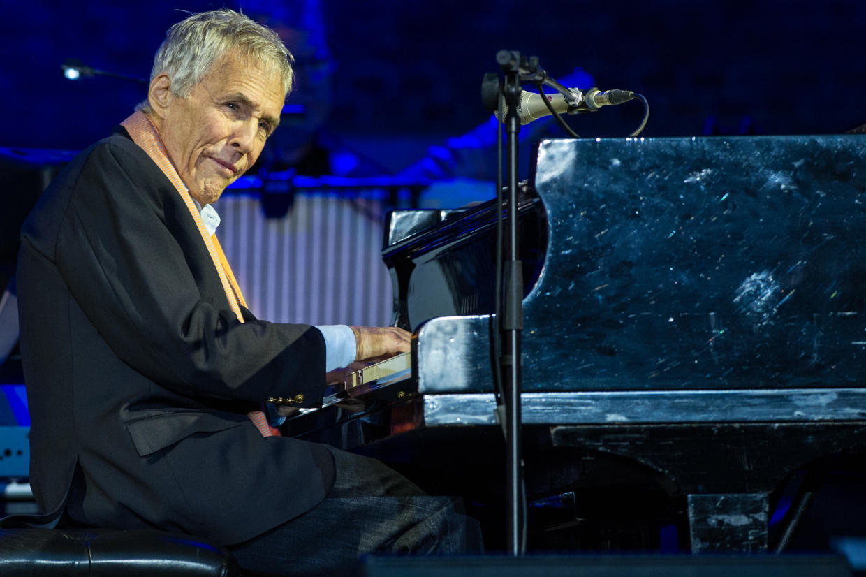 Burt Bacharach, Legendary Composer Of Hit Songs, Dies At Age 94 - CBS News