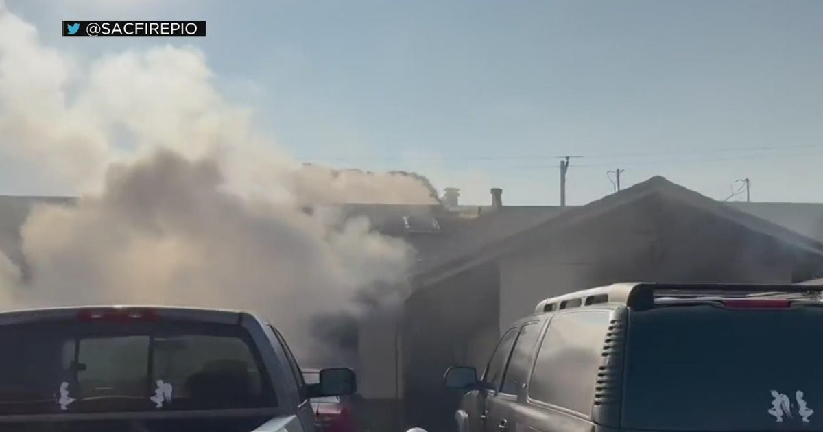 3 people escape North Sacramento house fire