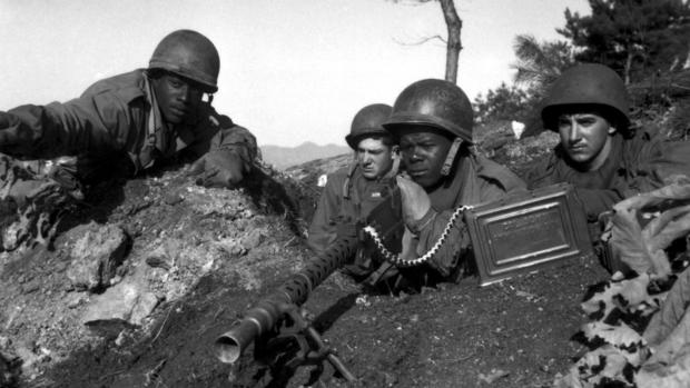desegregated-troops-korean-war-national-archives.jpg 