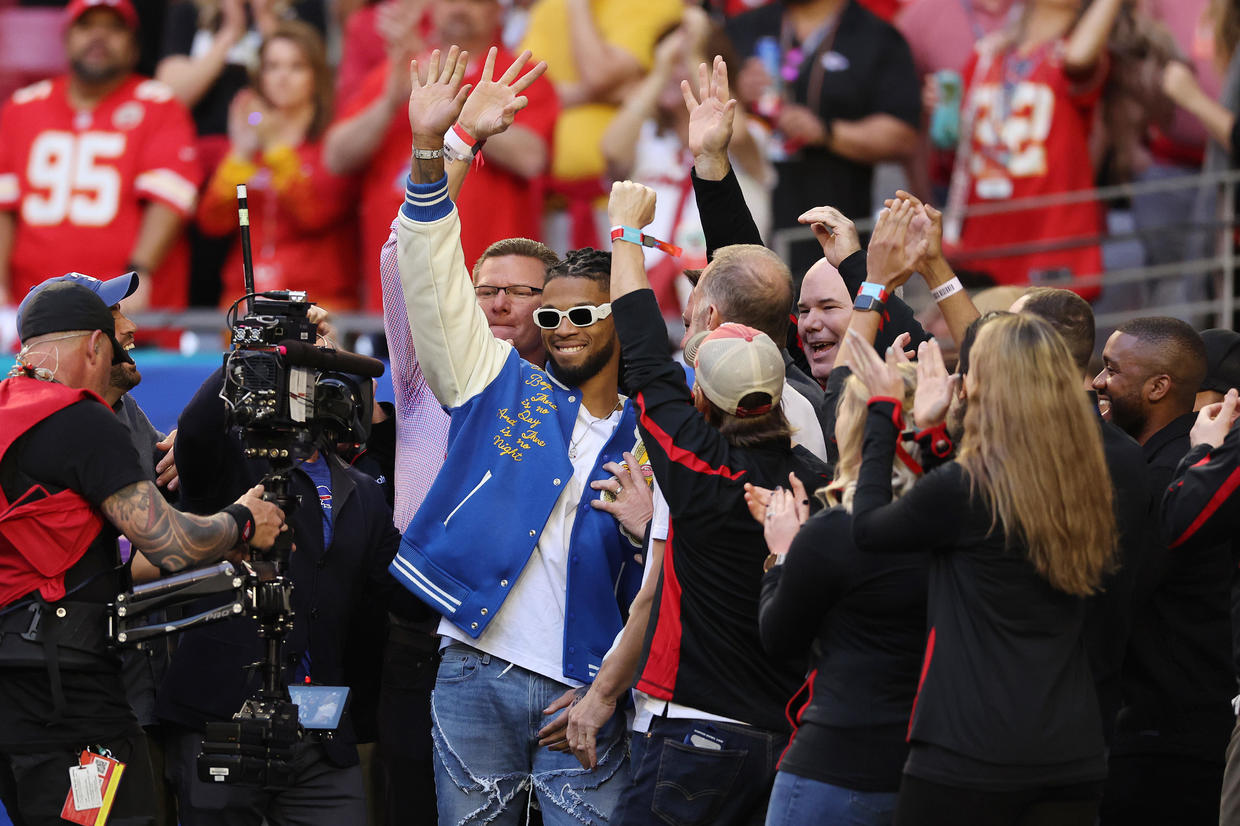 Damar Hamlin makes appearance at the Super Bowl as he continues