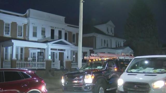 10-people-displaced-firefighter-hospitalized-after-delco-fire.jpg 