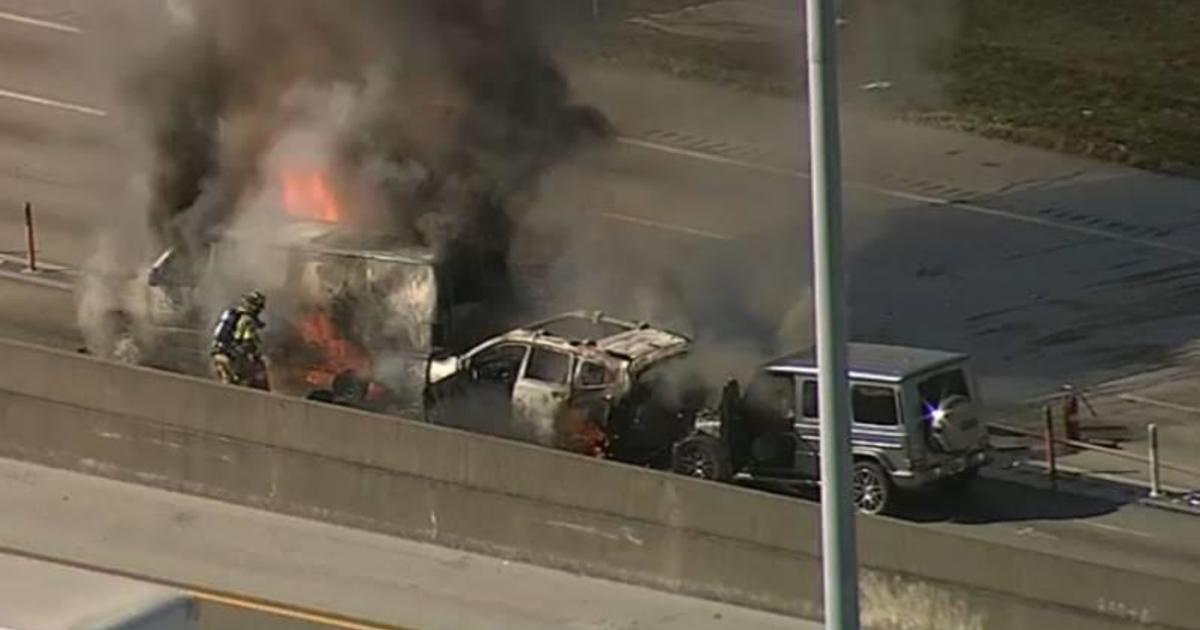 Fiery crash on Palmetto Expressway, just one human being airlifted to the medical center