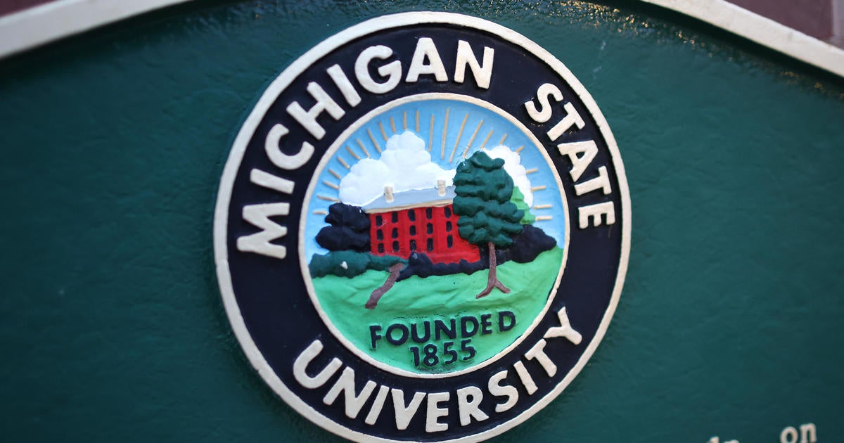 Suspect in custody after after man seen with knife at Michigan State University