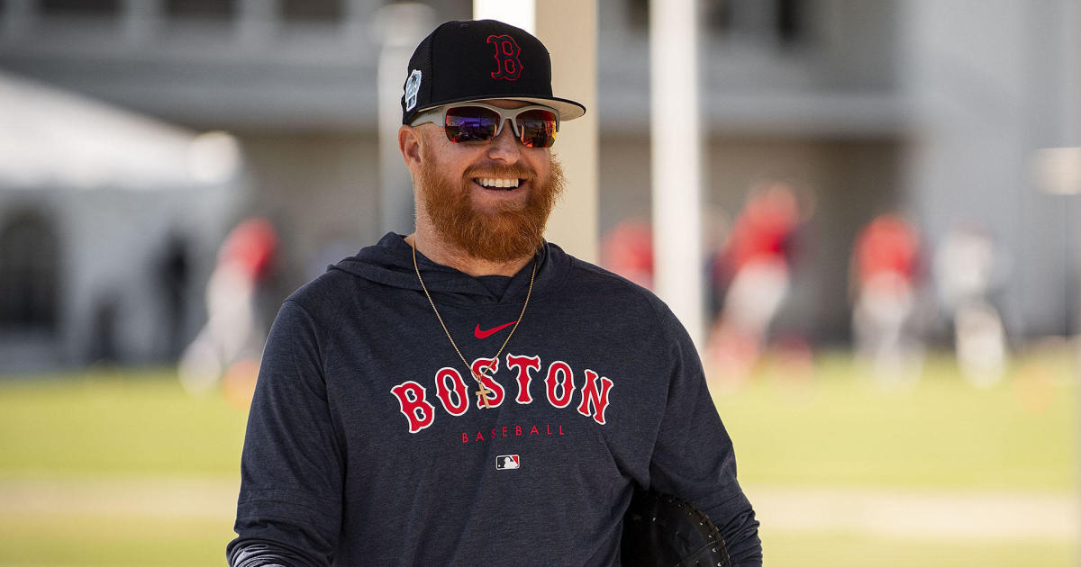 Justin Turner opens up on how he got the No. 2 jersey with Red Sox