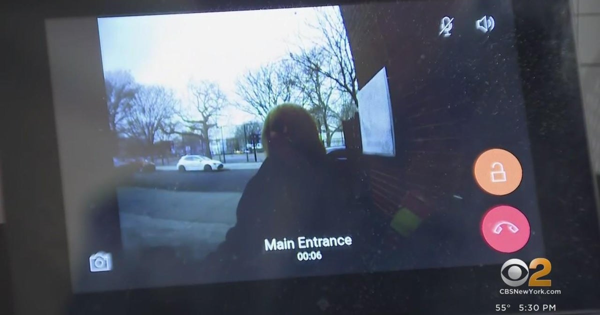 NYC unveils new school safety system in Queens - CBS New York