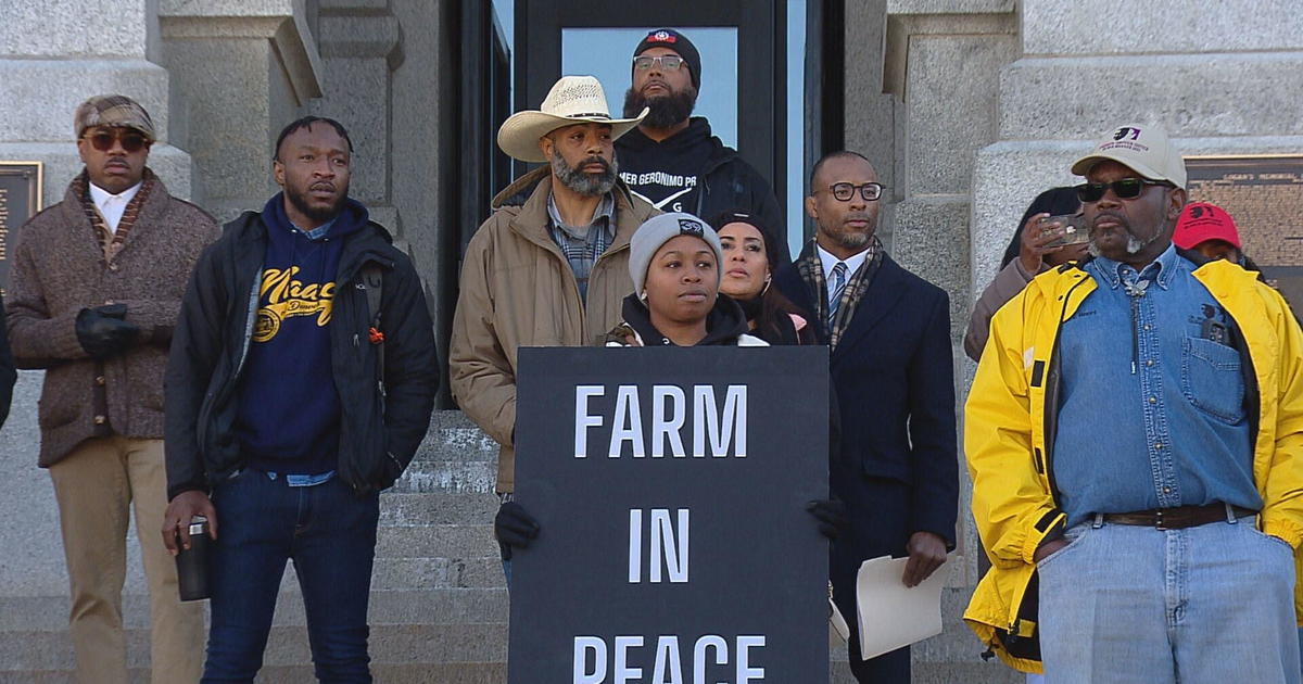 Dozens gather at state Capitol to support family of ranchers at center