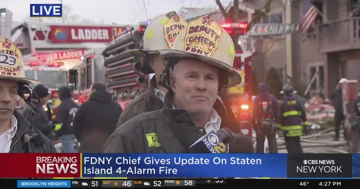 FDNY chief gives update on Staten Island 4alarm fire CBS New York