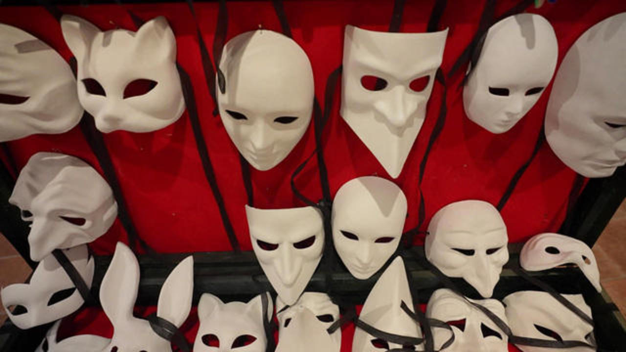 The art of Venetian masks - CBS News