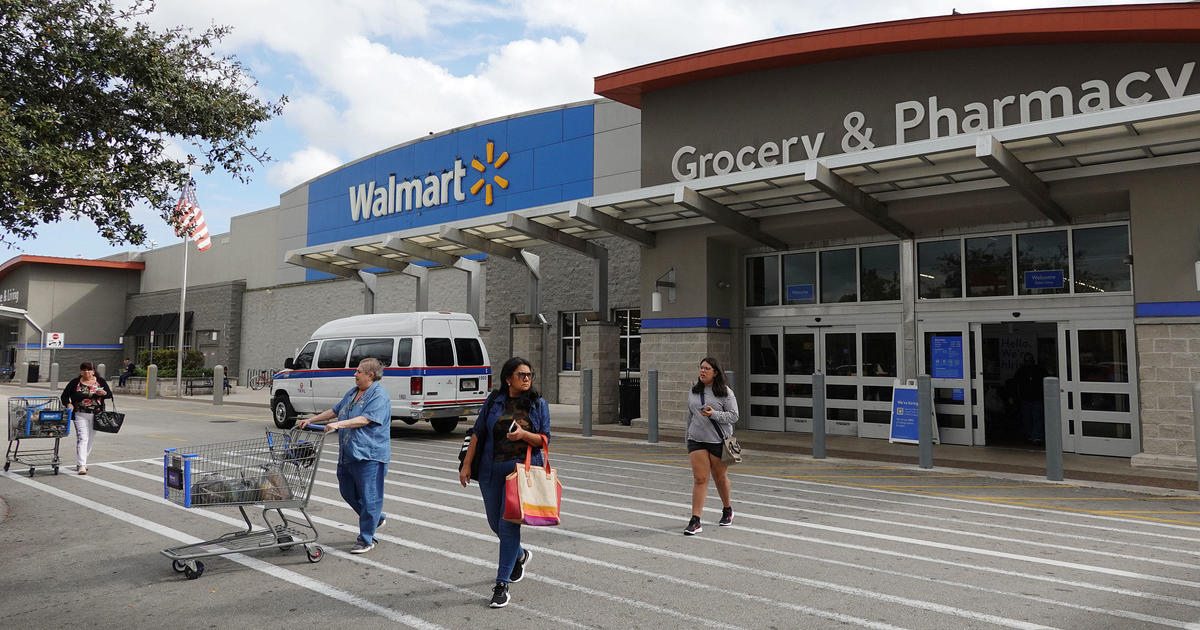 Inflation-weary customers flock to Walmart