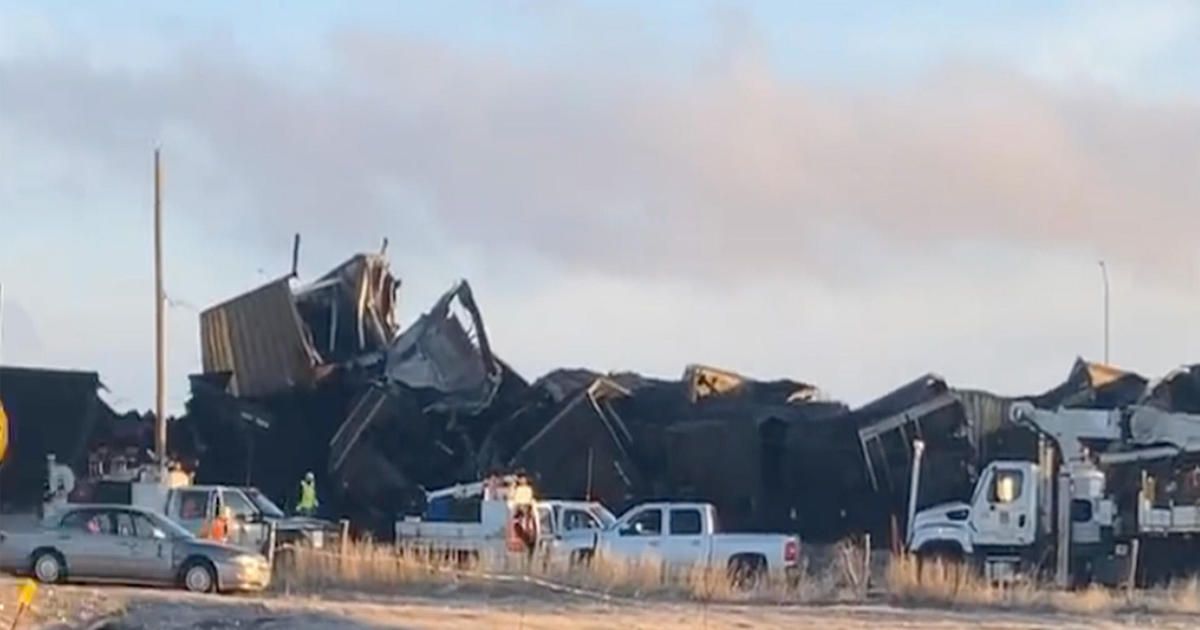 Coal train derailment in Nebraska sparks emergency response