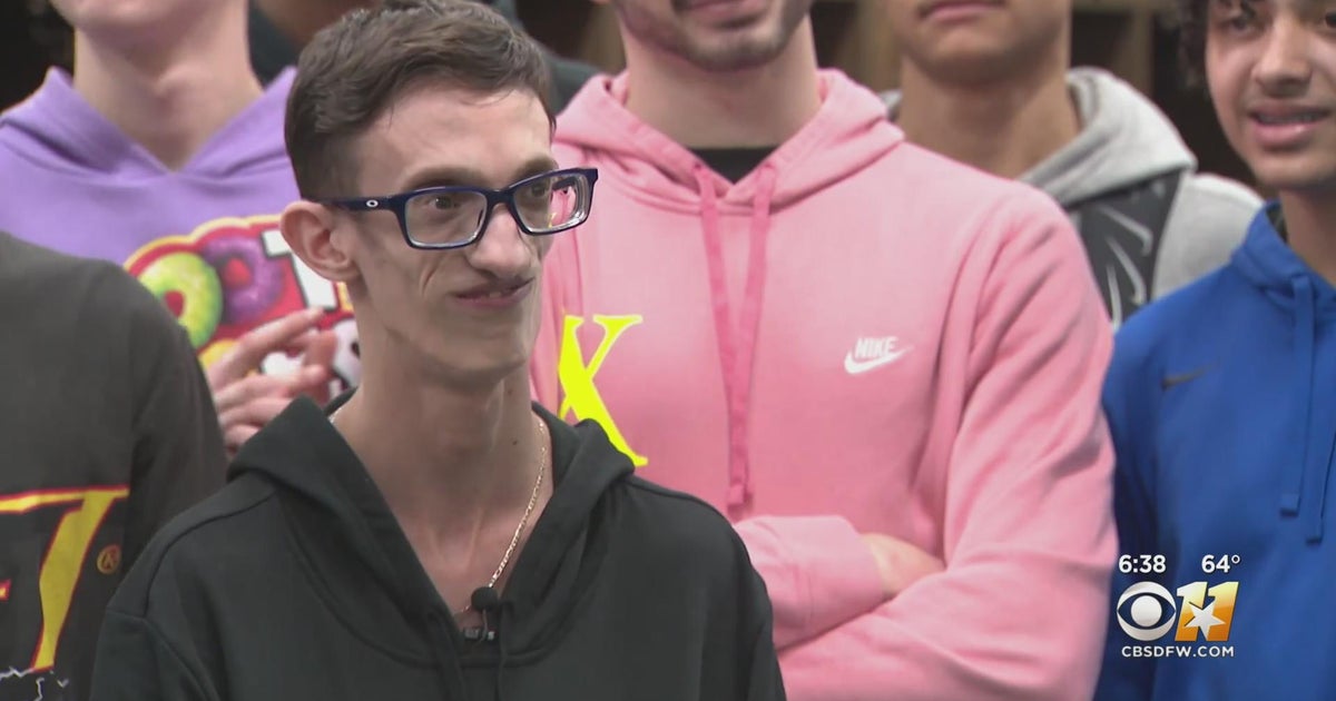 Sulphur Springs HS basketball team manager suits up, scores big in his