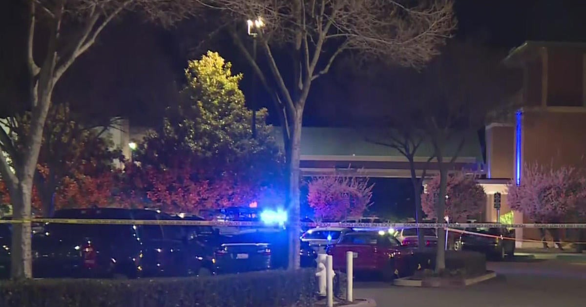 Suspect Dies In Police Shooting At Elk Grove Hotel Cbs Sacramento