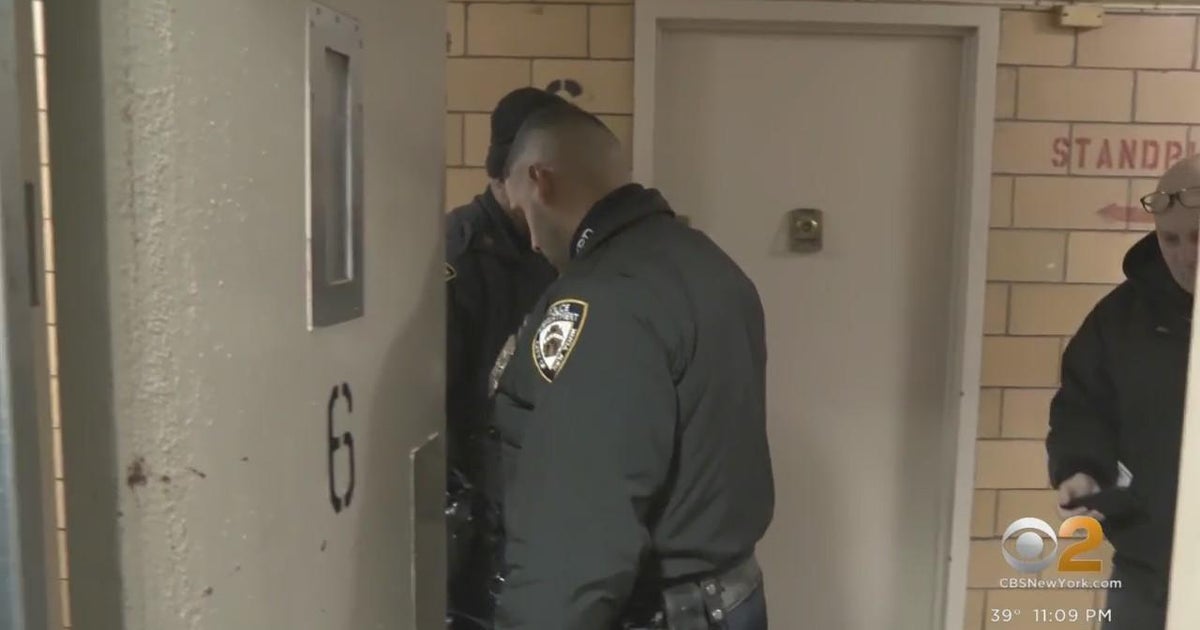 Police searching for man accused of shooting neighbor in Harlem - CBS ...