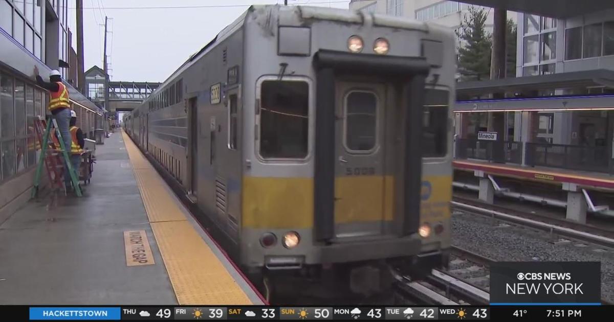 Frustrated LIRR riders say new schedule will make commutes longer CBS