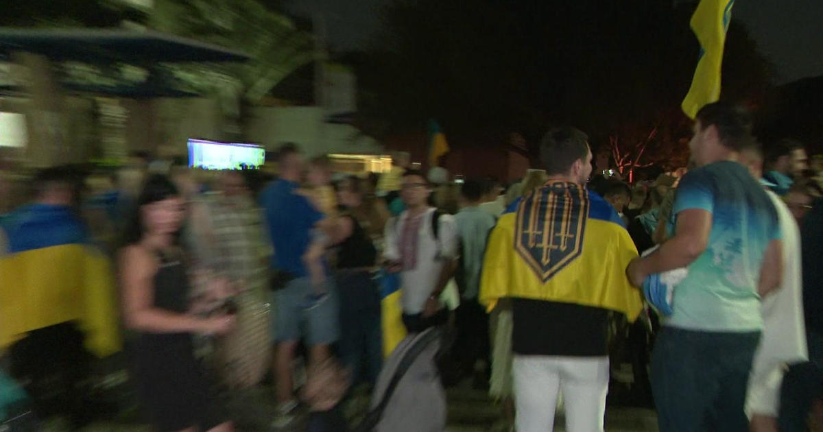 A year immediately after Russian invasion, hundreds obtain in Hallandale Beach front to stand with Ukraine