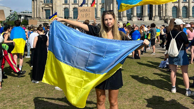 ukraine-flag.jpg 