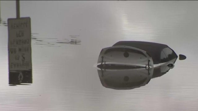 flooded-car.jpg 