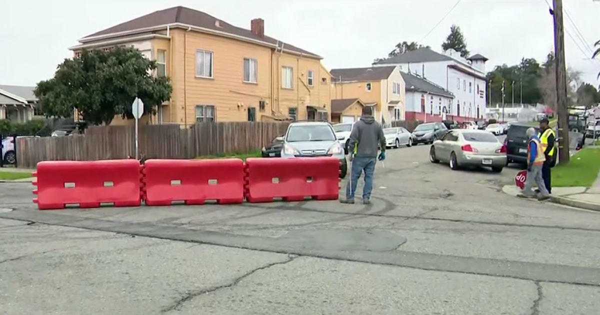 Oakland sets up street barriers in neighborhood plagued by prostitution