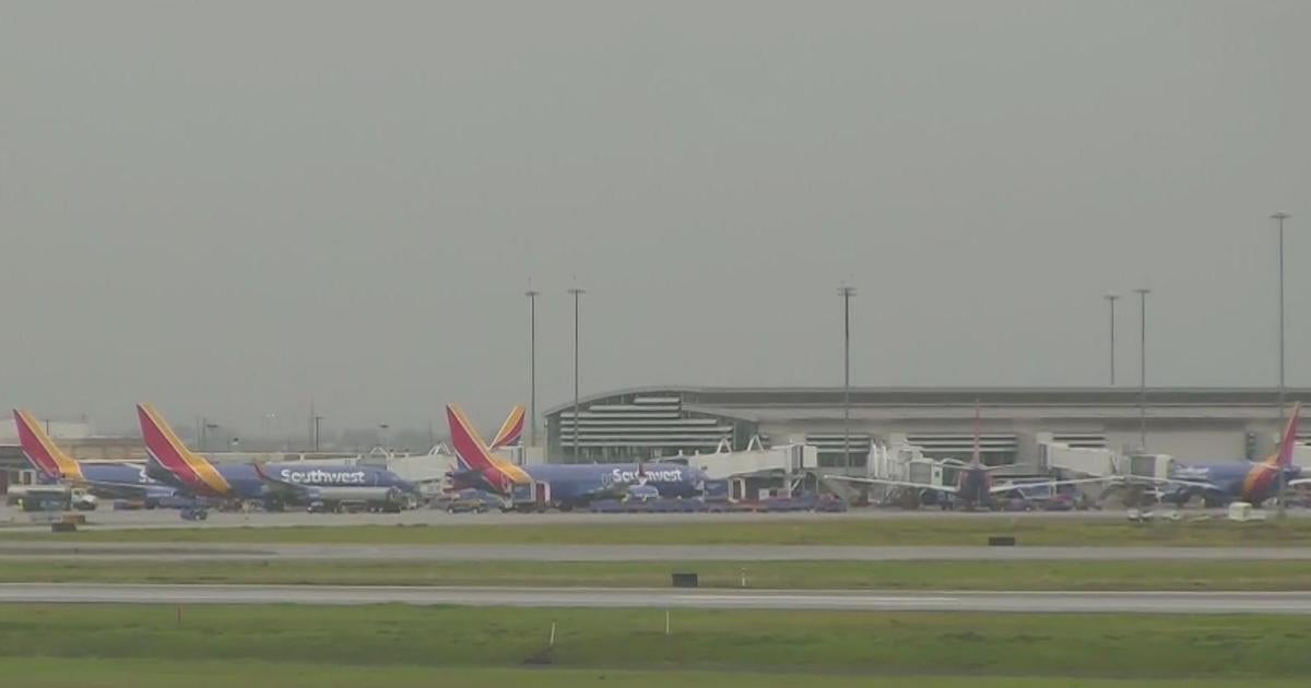 New pedestrian walkway at Sacramento International Airport - CBS Sacramento