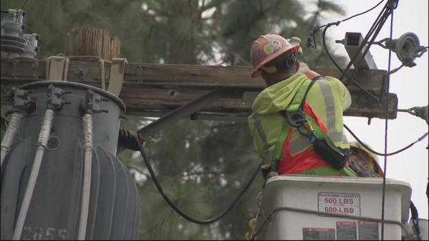 ladwp-works-to-restore-power.jpg 