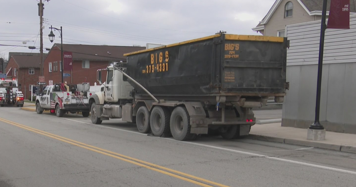 Man crushed between 2 trucks in East McKeesport CBS Pittsburgh