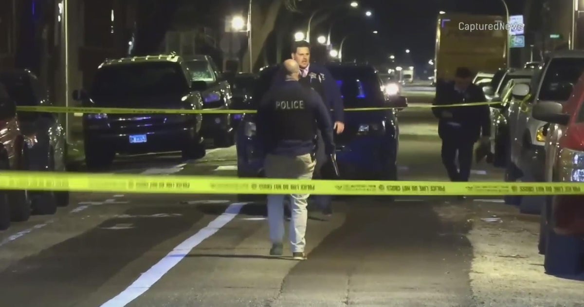 Woman shot in face, killed on West Side - CBS Chicago
