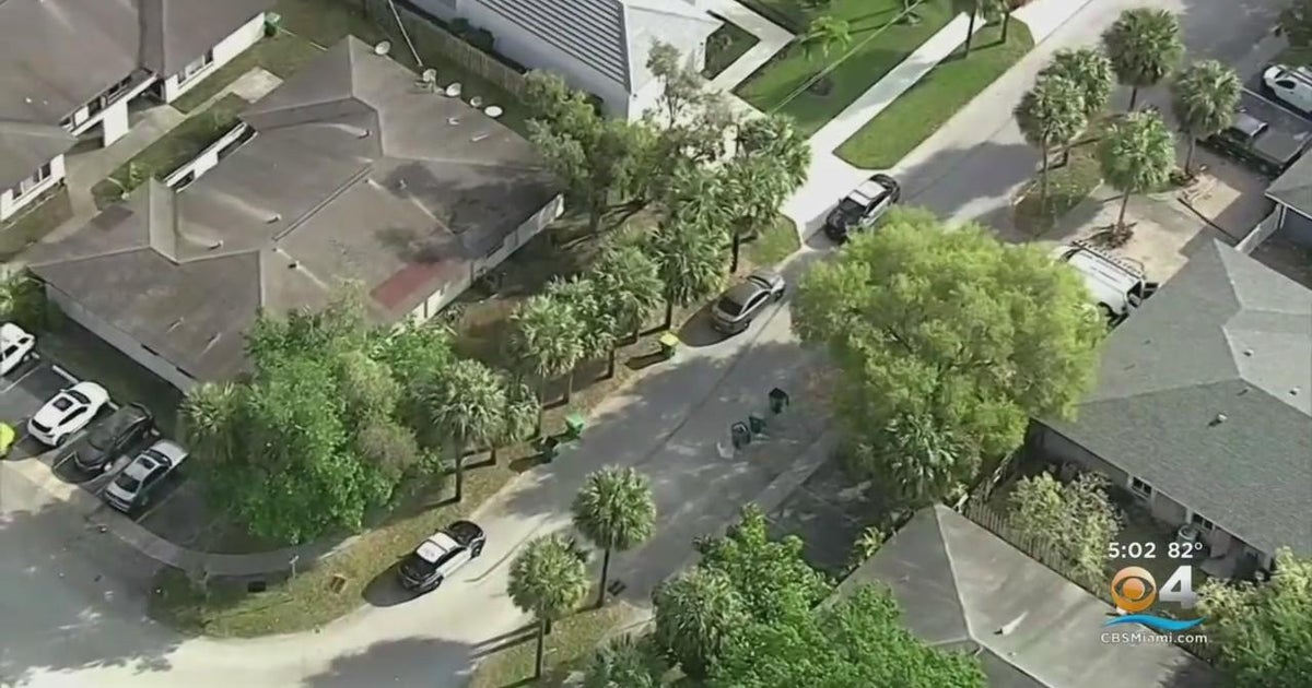 Deadly Lauderhill stabbing leaves 1 dead, 1 in custody - CBS Miami