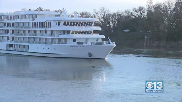 cruise ship in Sacramento River 