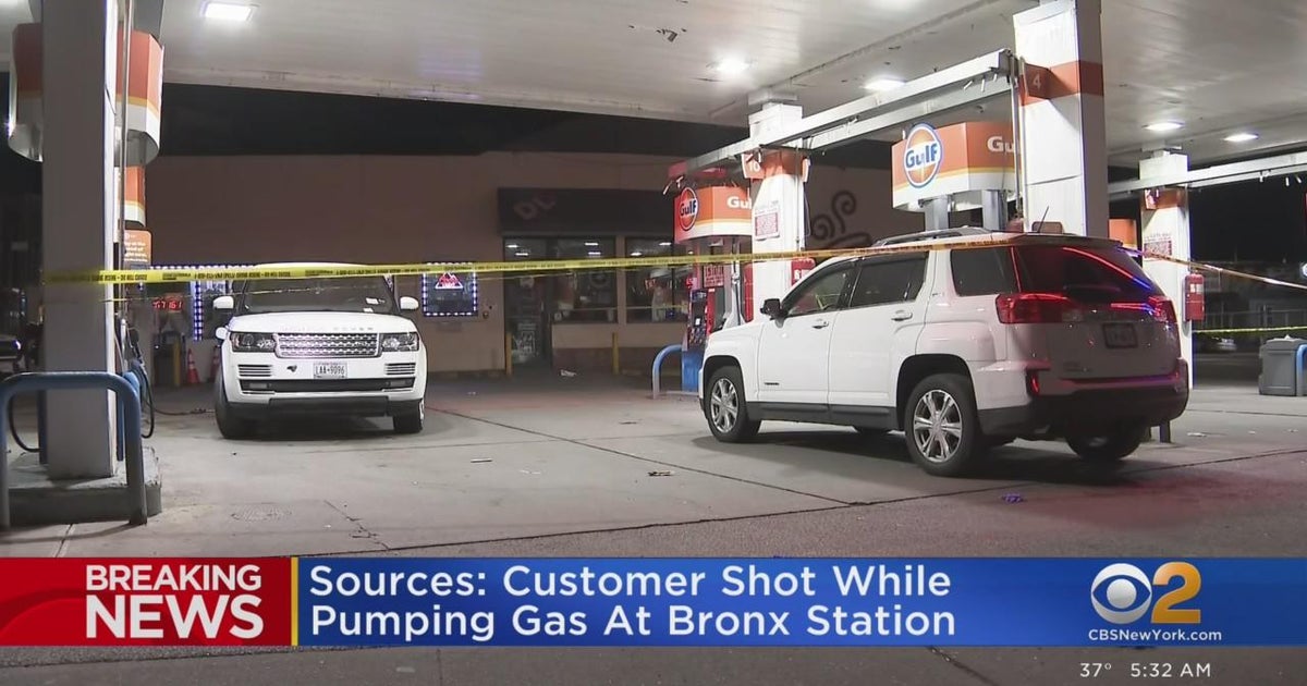 Sources: Customer shot in head at Bronx gas station - CBS New York