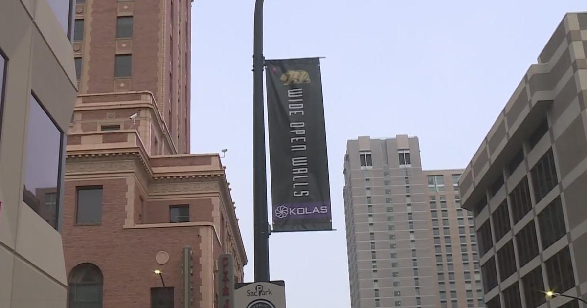 Modern electronic street banners could make Sacramento look more like Times Square