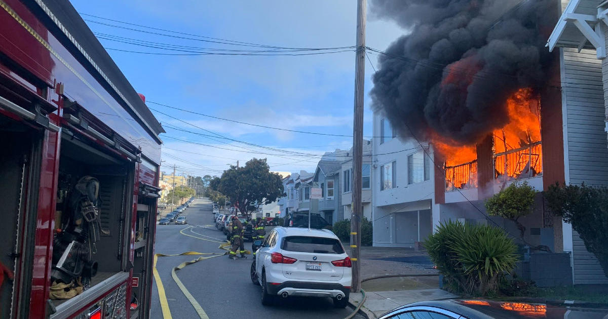 San Francisco Fire crews contain 2-alarm house fire in Outer Richmond