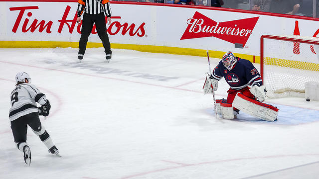 Los Angeles Kings v Winnipeg Jets 