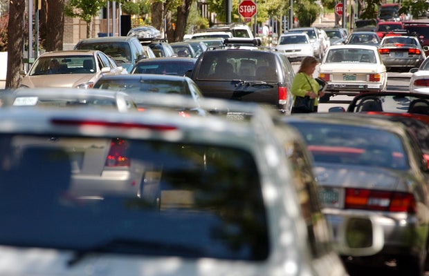 DENVER, COLORADO (9-23-03) Heavy traffic moved up and down East Third Ave. in the Cherry Creek North shopping neighborhood Tuesday afternoon. Parking is free along the street but limited to two hours. Denver Post photo by Karl Gehring. 