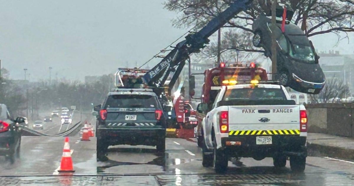 High tide sweeps car away on drawbridge by Morrissey Boulevard - CBS Boston
